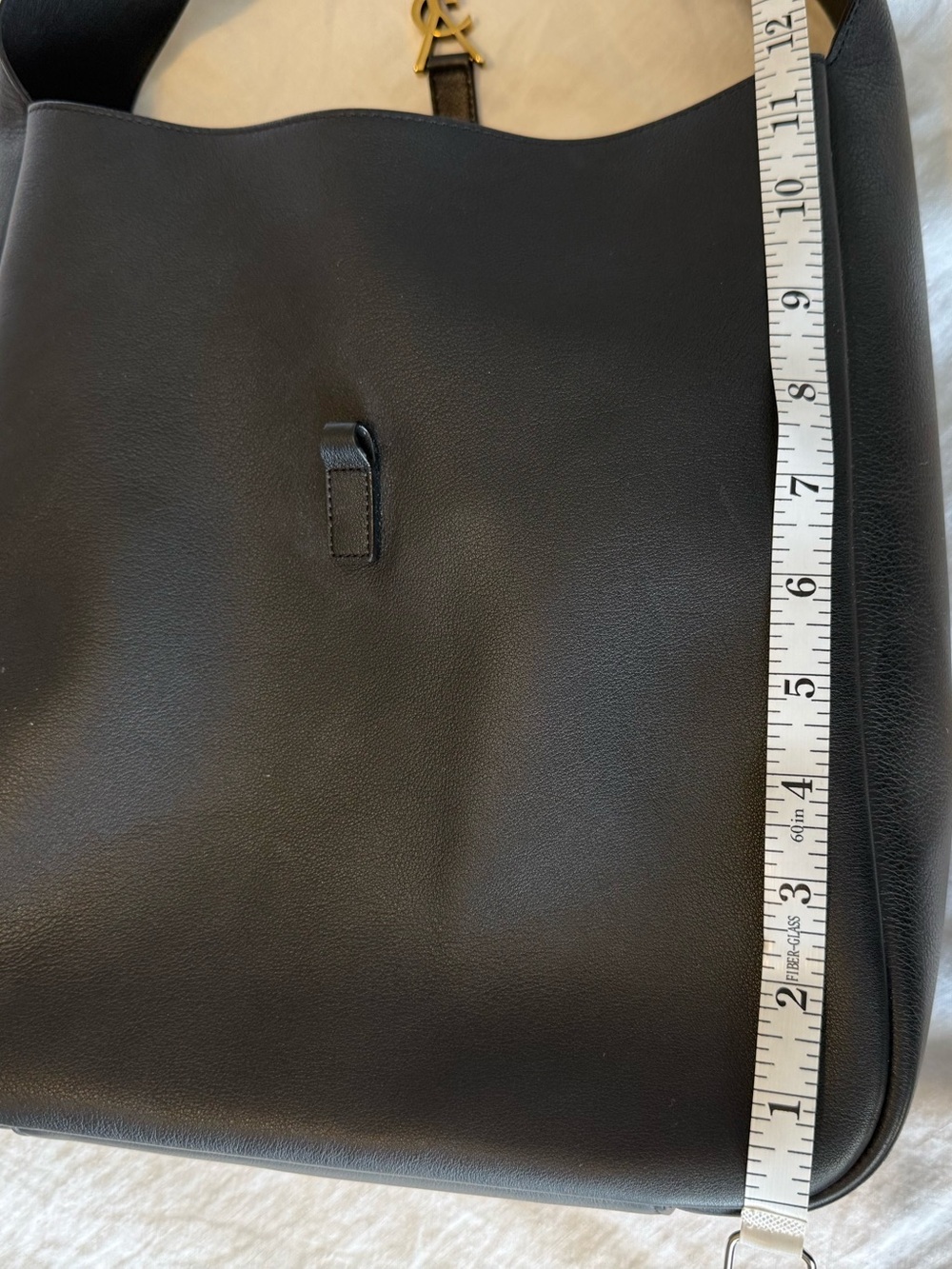 Yves Saint Laurent YSL Le 5 A 7 Supple Large Shoulder Hobo Bag in Black Leather - Picture 15 of 16